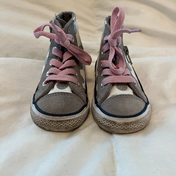 Toddler Converse - Picture 1 of 4